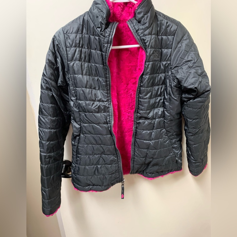 Northface Reversible Jacket winter coat. Girls size 14/16 Black/Pink